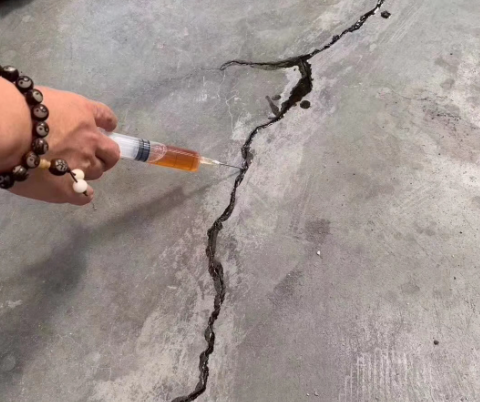 文成混凝土裂缝修补技术详解​